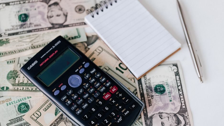 Why You Always Feel Broke (And How to Track Monthly Expenses in 2026)
